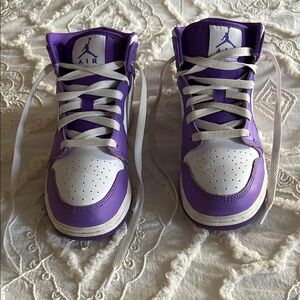 Nike Air Jordan 1 Mid GS Purple Venom